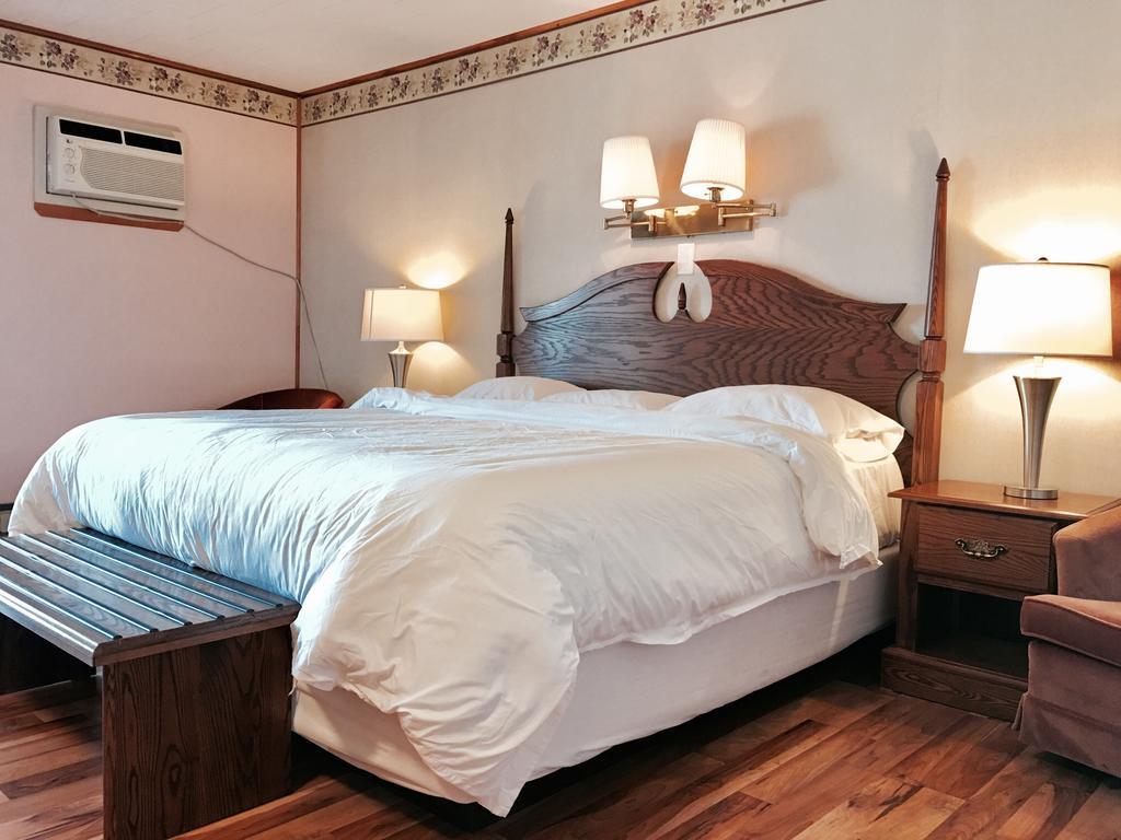 Laurie's Inn Chéticamp Extérieur photo